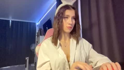 Emma online show from October 6, 2025, 5:49 am