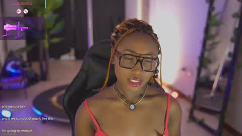 Snapshot of emmasanzoficial chatting on March 5, 2026, 11:39 am Sara online show from March 5, 2026, 11:39 am