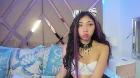 Snapshot of emmaskinny_ chatting on November 7, 2025, 1:00 pm Emma online show from November 7, 2025, 1:00 pm