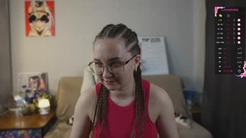 Mia online show from May 4, 2026, 5:53 pm