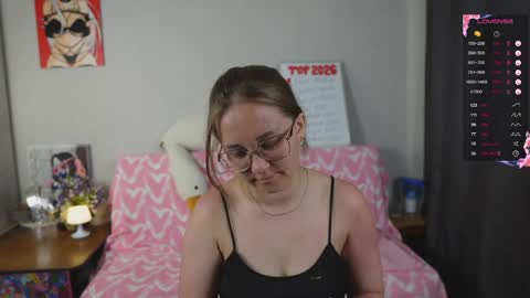 Mia online show from May 27, 2026, 5:32 pm