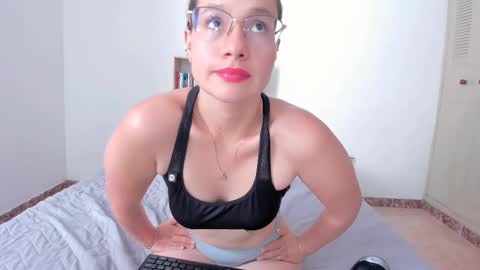 Emma Torres online show from December 28, 2024, 6:18 pm