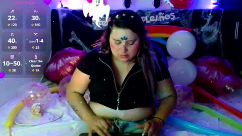 Snapshot of emmatower chatting on October 6, 2025, 9:12 pm emmatower online show from October 6, 2025, 9:12 pm