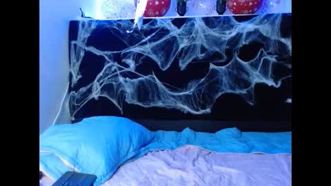 Snapshot of emmatower chatting on October 18, 2025, 9:37 pm emmatower online show from October 18, 2025, 9:37 pm