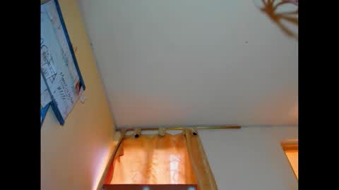 Snapshot of emmawuilian chatting on September 21, 2025, 5:03 pm hi im emmalina welcome to your happy place online show from September 21, 2025, 5:03 pm