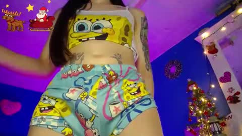 Snapshot of emmaxx7 chatting on December 10, 2024, 7:32 pm Emma online show from December 10, 2024, 7:32 pm