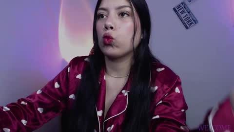 Snapshot of emmi_0 chatting on March 11, 2025, 12:00 am Emily Independent model online show from March 11, 2025, 12:00 am