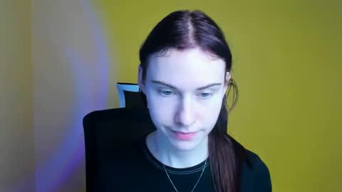 Emmi online show from March 12, 2025, 3:18 pm