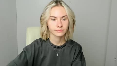 Emmi online show from September 15, 2025, 5:29 am