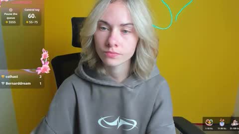 Emmi online show from October 22, 2025, 5:52 am