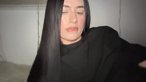 Emmi online show from July 5, 2026, 4:19 am