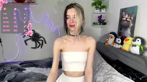 emmie_everly online show from May 26, 2026, 10:17 pm
