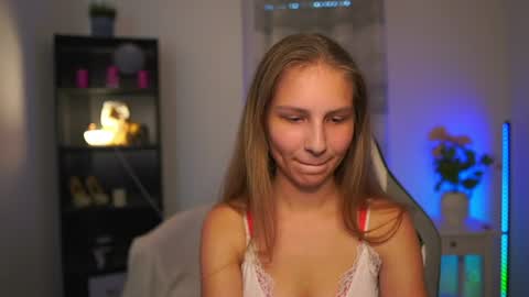 Emmie online show from June 15, 2026, 1:02 pm