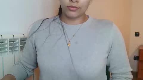 Snapshot of emmie_xxx chatting on October 7, 2025, 8:00 am emmie online show from October 7, 2025, 8:00 am