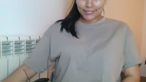 Snapshot of emmie_xxx chatting on October 22, 2025, 7:52 am emmie online show from October 22, 2025, 7:52 am