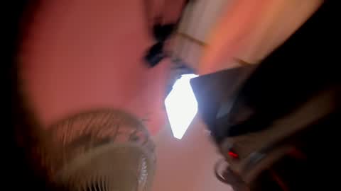 Snapshot of emmiejones_ chatting on April 12, 2026, 9:20 pm Emmi online show from April 12, 2026, 9:20 pm