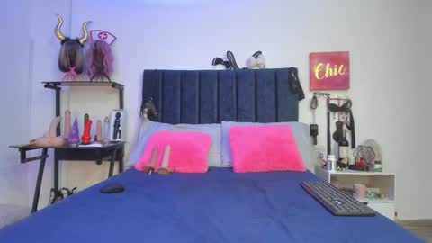 Snapshot of emmily_giraldo chatting on December 11, 2024, 11:51 am online show from December 11, 2024, 11:51 am