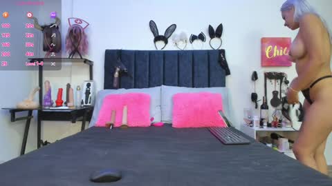 Snapshot of emmily_giraldo chatting on February 3, 2025, 11:31 am online show from February 3, 2025, 11:31 am
