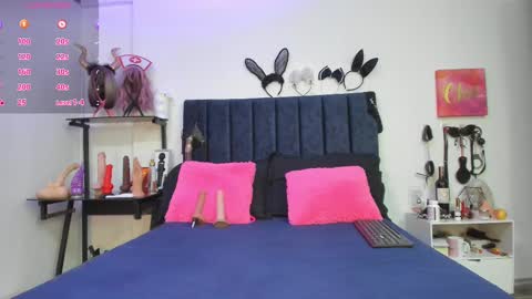 Snapshot of emmily_giraldo chatting on March 1, 2025, 12:01 pm online show from March 1, 2025, 12:01 pm