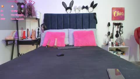 Snapshot of emmily_giraldo chatting on March 12, 2025, 12:04 pm online show from March 12, 2025, 12:04 pm