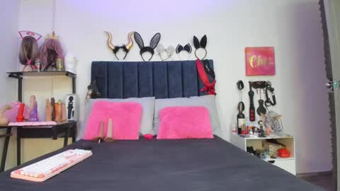Snapshot of emmily_giraldo chatting on September 26, 2025, 1:04 pm          online show from September 26, 2025, 1:04 pm