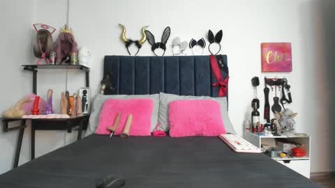 Snapshot of emmily_giraldo chatting on October 6, 2025, 12:24 pm          online show from October 6, 2025, 12:24 pm