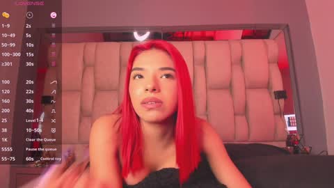 Snapshot of emmily_savage chatting on January 12, 2025, 10:02 am    online show from January 12, 2025, 10:02 am