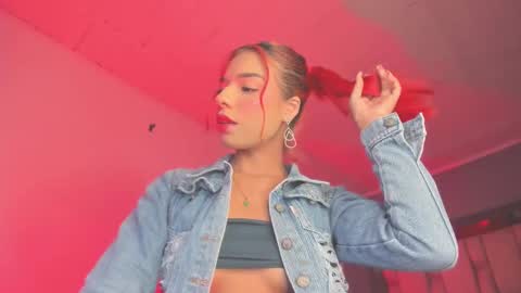 Snapshot of emmily_savage chatting on February 20, 2025, 3:56 am    online show from February 20, 2025, 3:56 am