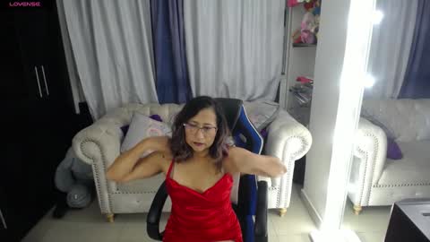 Emmily online show from December 18, 2024, 2:10 am