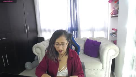Emmily online show from December 31, 2024, 10:01 pm