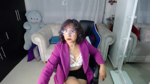 Emmily online show from February 11, 2025, 11:33 pm