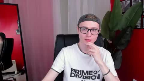Snapshot of emmit_barker chatting on June 24, 2026, 3:44 pm Emmit online show from June 24, 2026, 3:44 pm