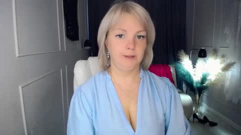 Snapshot of emmmam chatting on September 17, 2025, 11:12 am emmmam online show from September 17, 2025, 11:12 am