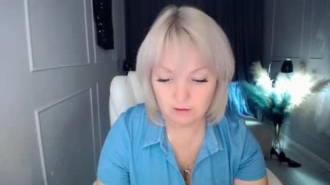 Snapshot of emmmam chatting on September 26, 2025, 1:37 pm emmmam online show from September 26, 2025, 1:37 pm