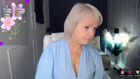 Snapshot of emmmam chatting on October 26, 2025, 11:31 pm emmmam online show from October 26, 2025, 11:31 pm