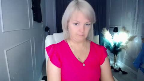 Snapshot of emmmam chatting on October 30, 2025, 7:10 am emmmam online show from October 30, 2025, 7:10 am