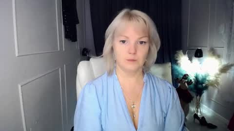 emmmam online show from December 17, 2025, 9:48 am