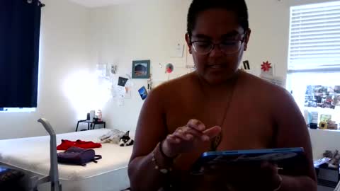 Snapshot of emmmers48 chatting on February 19, 2025, 4:11 pm Emms online show from February 19, 2025, 4:11 pm