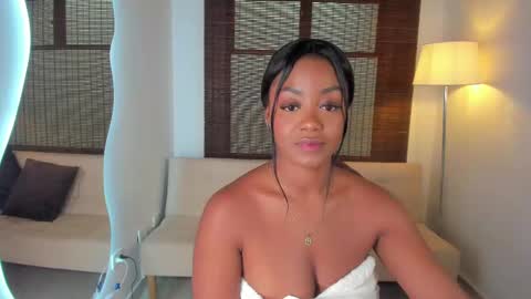 emmy_jacksson online show from March 12, 2025, 3:40 pm