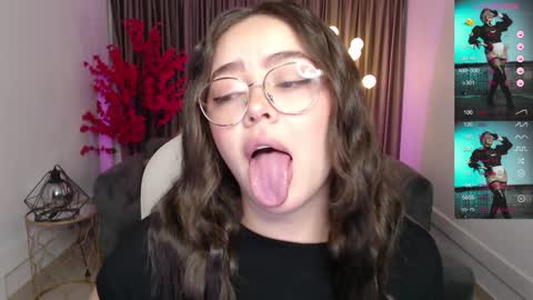 Emmy Walker online show from December 30, 2024, 11:04 am