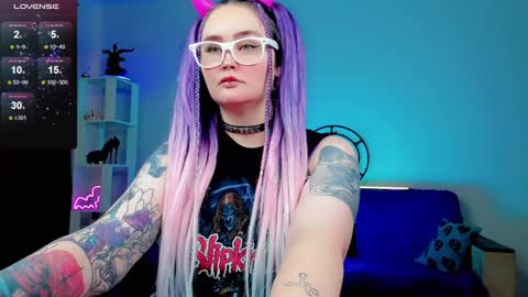 Emmy Bright     50  online show from December 6, 2024, 4:03 am