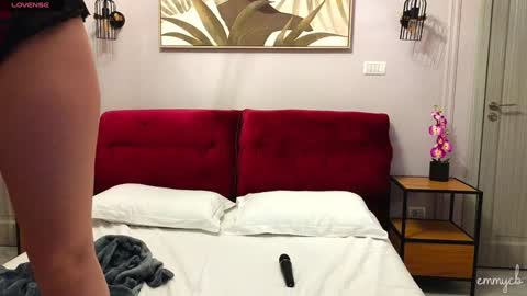 Snapshot of emmycb chatting on December 12, 2024, 7:26 pm Em online show from December 12, 2024, 7:26 pm