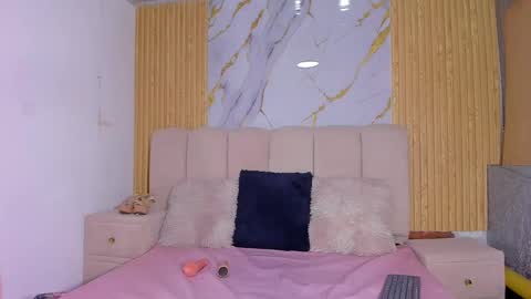 Snapshot of emmycruzz chatting on March 2, 2025, 8:40 pm emmy online show from March 2, 2025, 8:40 pm