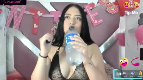 emmymiller1 online show from March 4, 2025, 8:27 pm