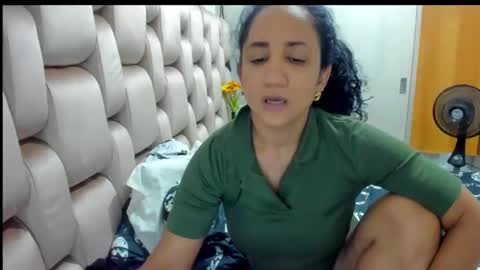 Snapshot of emperatriztapia chatting on January 6, 2025, 1:09 am emperatriztapia online show from January 6, 2025, 1:09 am