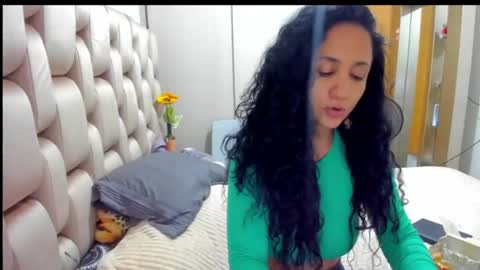 Snapshot of emperatriztapia chatting on January 13, 2025, 3:01 am emperatriztapia online show from January 13, 2025, 3:01 am