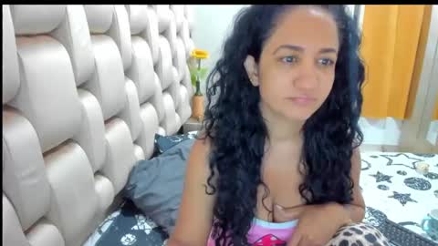Snapshot of emperatriztapia chatting on February 13, 2025, 10:02 am emperatriztapia online show from February 13, 2025, 10:02 am
