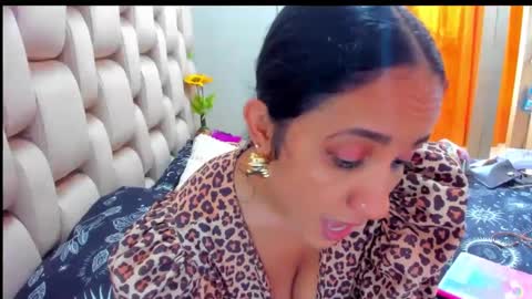 Snapshot of emperatriztapia chatting on February 22, 2025, 9:04 pm emperatriztapia online show from February 22, 2025, 9:04 pm