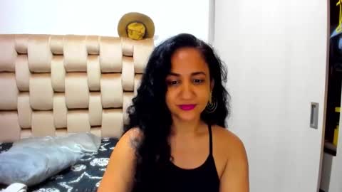 emperatriztapia online show from April 17, 2026, 1:08 am