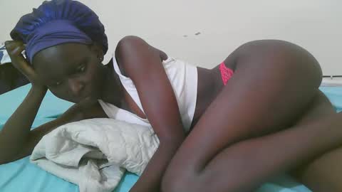 Snapshot of empress_ivy1 chatting on April 14, 2026, 6:19 am empress_ivy1 online show from April 14, 2026, 6:19 am
